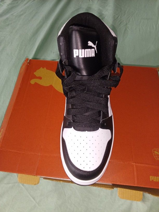 Puma Sneakers
