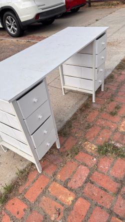 Free White desk