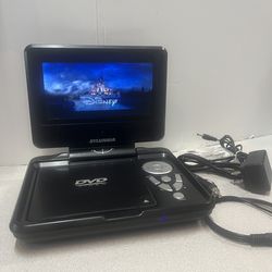 SYLVANIA SDVD7027BL 7” portable DVD player with USB/SD inputs