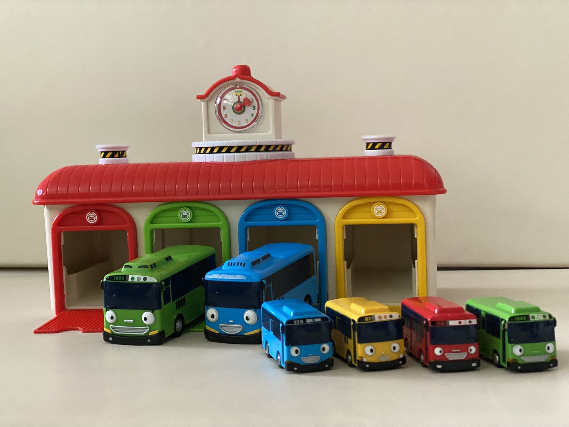 Tayo the Little Bus- Tayo Rogi Bus Garage Set