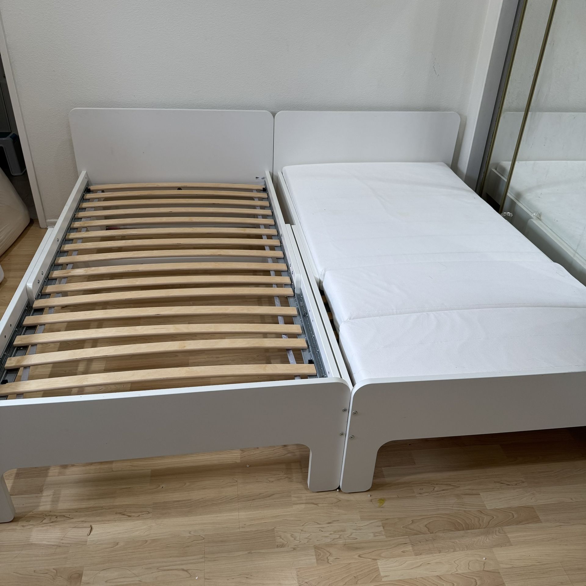 Set of 2 IKEA SLÄKT Extendable Bed Frame and INNERLIG Mattresses Very Good Condition