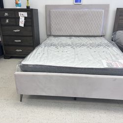 New queen bed frame with LED lights headboard w/ matrress!! Nueva cama queen colchones