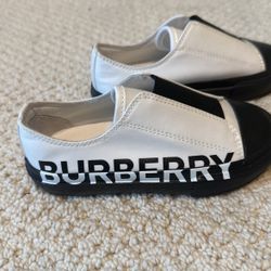 Burberry Size 26 UNISEX