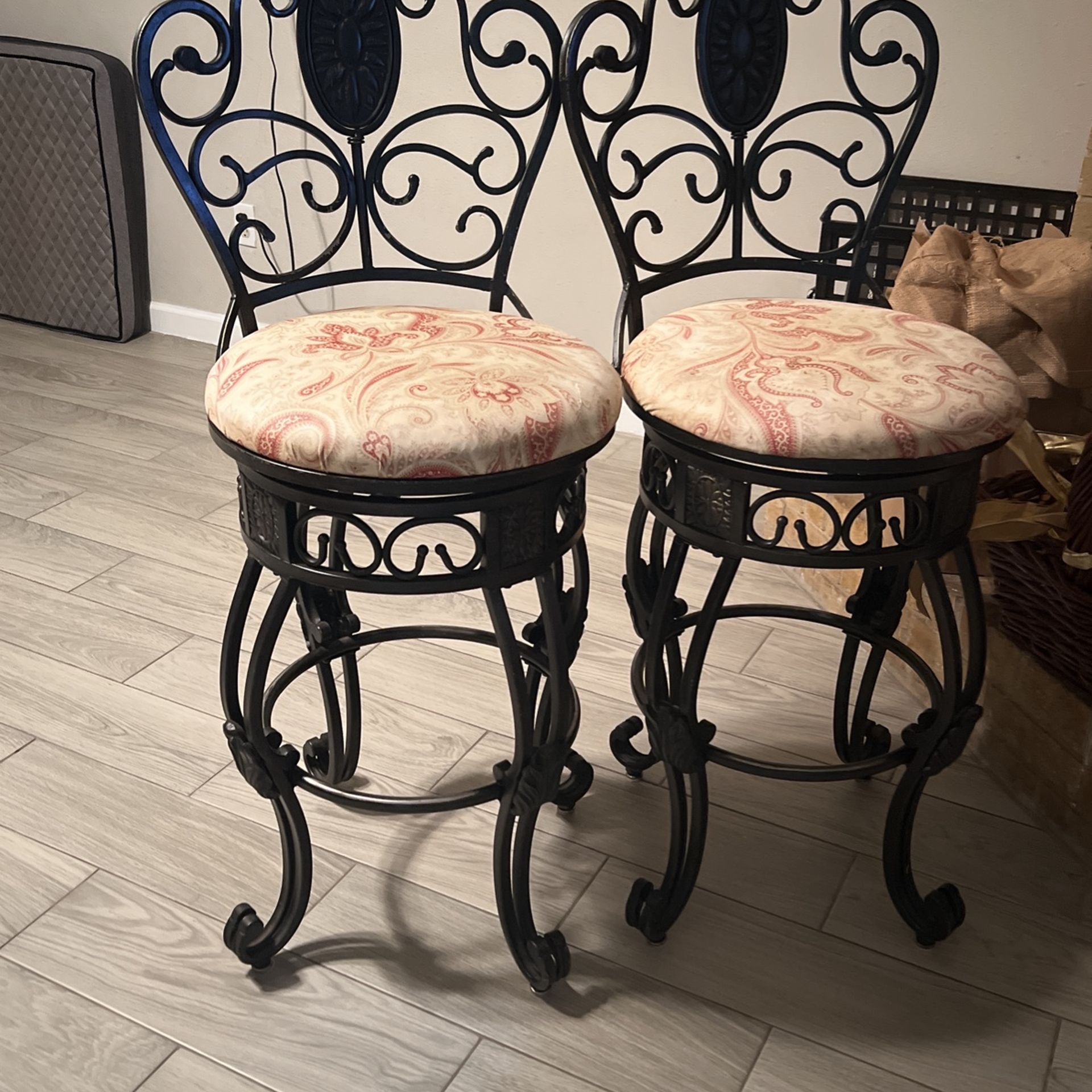 Swivel Bar Stools