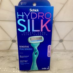 Schick Hydro Silk Ultra-Sensitive 5 Blade Razor for Women, 1 Handle, 2 Refills. New/unopened. Gift-giving condition. 