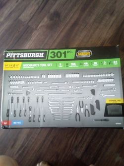 Pittsburgh 301 pc mechanics tool set