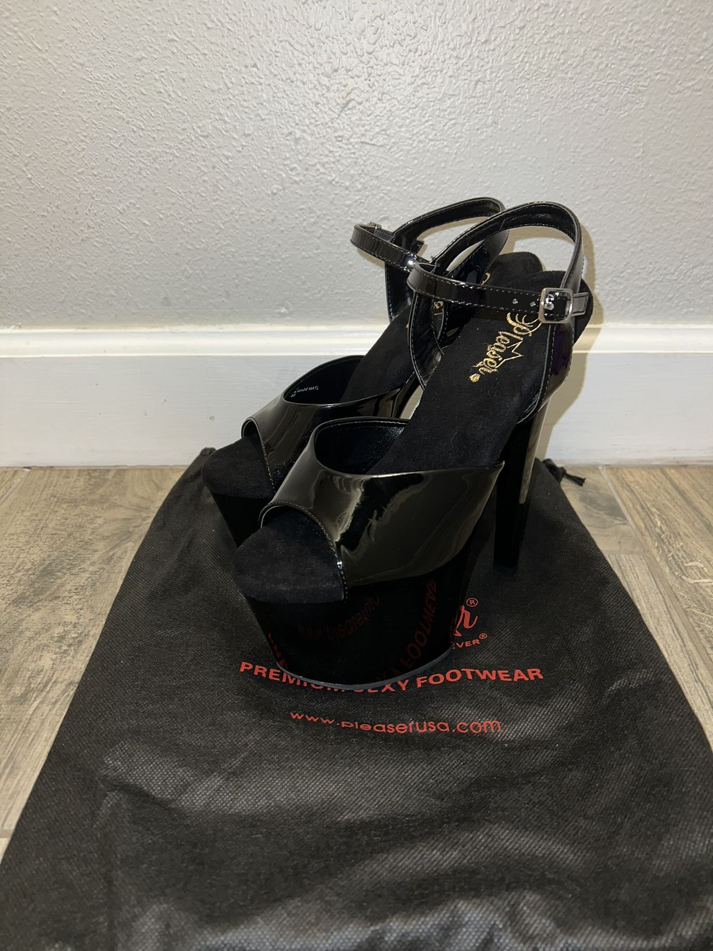 Pleaser Heels Size 8 New