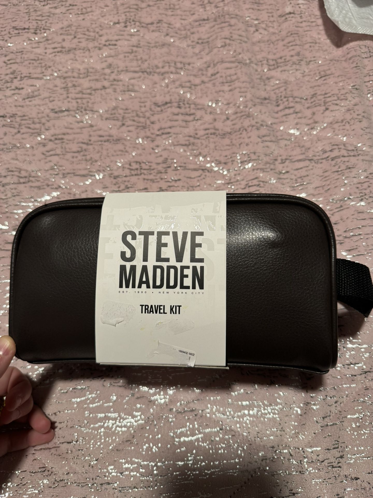 STEVE MADDEN Men's Basic Unisex Toiletry Bag Kit. One Clear Travel Size Bottle.
