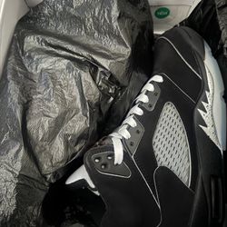 Jordan 5 Black Metallic Reimagined 