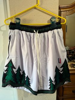 COLLECT & SELECT BASKETBALL SHORTS