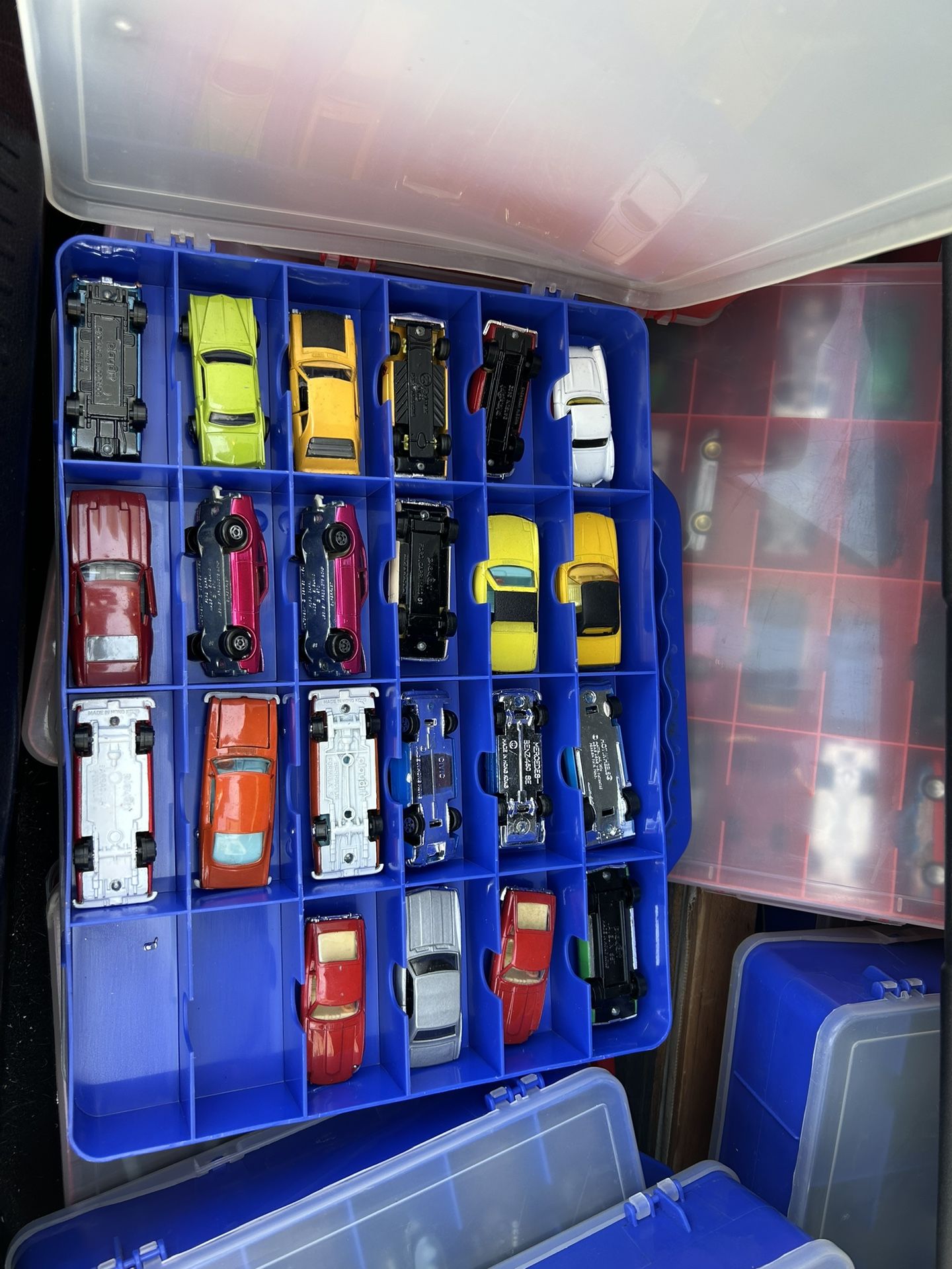 Hot wheels & Matchbox Cars - Over 800 - Must Buy Complete Collection