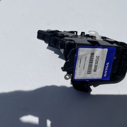 Door Lock Right Rear Volvo S40 Or V50 