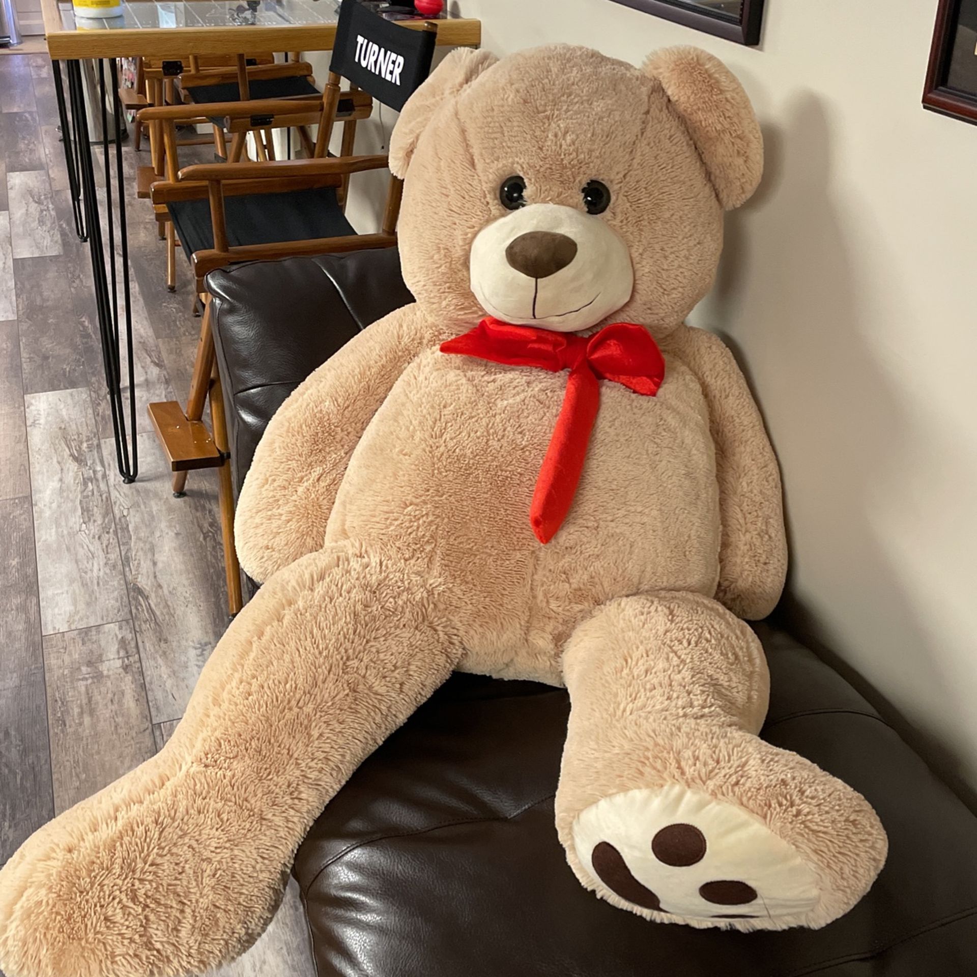 Giant teddy Bear