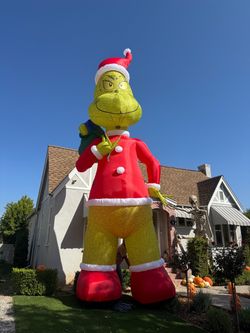 Giant Colossal 25 FT New Grinch Christmas Inflatable Yard Decoration