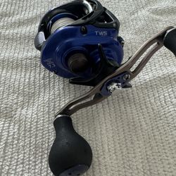 Daiwa coastal 200hs Bait caster  