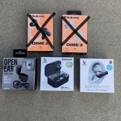 3 New Bluetooth Earphones (SANTA CLARITA)  $10 Each One