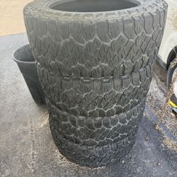Set Of 4 275/55/20 Tires