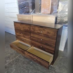 8 Drawer Dresser 