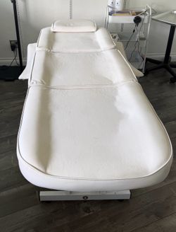 Massage bed