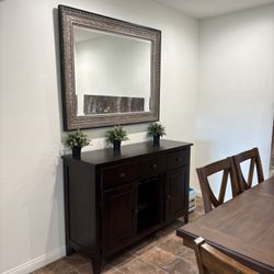 Buffet With Mirror 