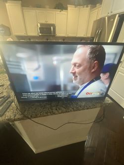 32” Roku Tv.  No Remote.  No stand 