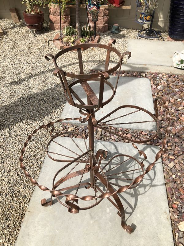 Wrought iron spiral plant stand for Sale in Los Angeles, CA OfferUp