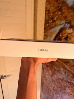 NEW & SEALED iPad Air 13" 512GB (Cellular + GPS) + Logitech Combo Touch + ZAGG Glass