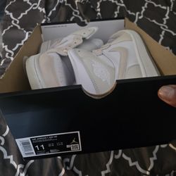 AIR JORDAN 1 MID SE MEN SHOES NEW 