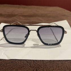 Aieyezo Sunglasses Unisez New With Box