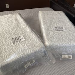 Pair Of XL Deluxe Ice Cube Pillows-Brand New 