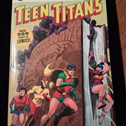 Teen Titans Showcase Huge Paperback Comic Book 500 Pages Robin 
