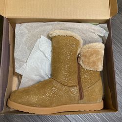 Boots Brand New Never Worn Size 5