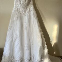 David's Bridal White Wedding Dress