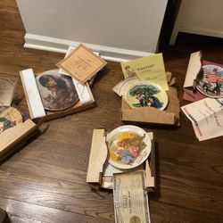 Those Are Beautiful High Quality Colectable Items, New Come With Their Description, Mostly $20 For Each, $50 For The 4ft Of July One ( NO SHIPPING)