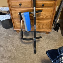 Pullup Bar w/resistant bands