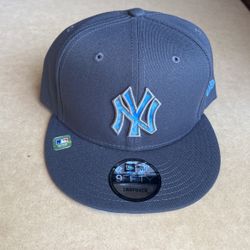 New Era Snapback Hat$35 New York Yankees
