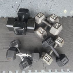 12 Pounds Dumbbells 20 Pounds Dumbbells 25 Pounds Dumbbells Set 30 Pounds Dumbbells Set Weight Weightlift Workout Excercise Curl