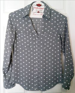 Gray with dot top for women