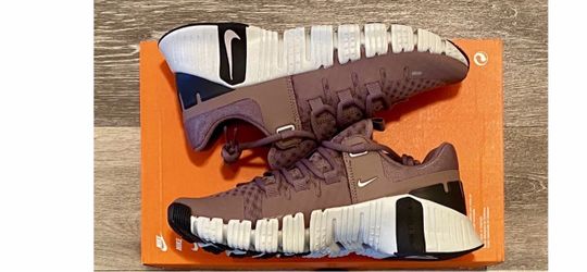 Nike F Metcon 5 tennis shoes women