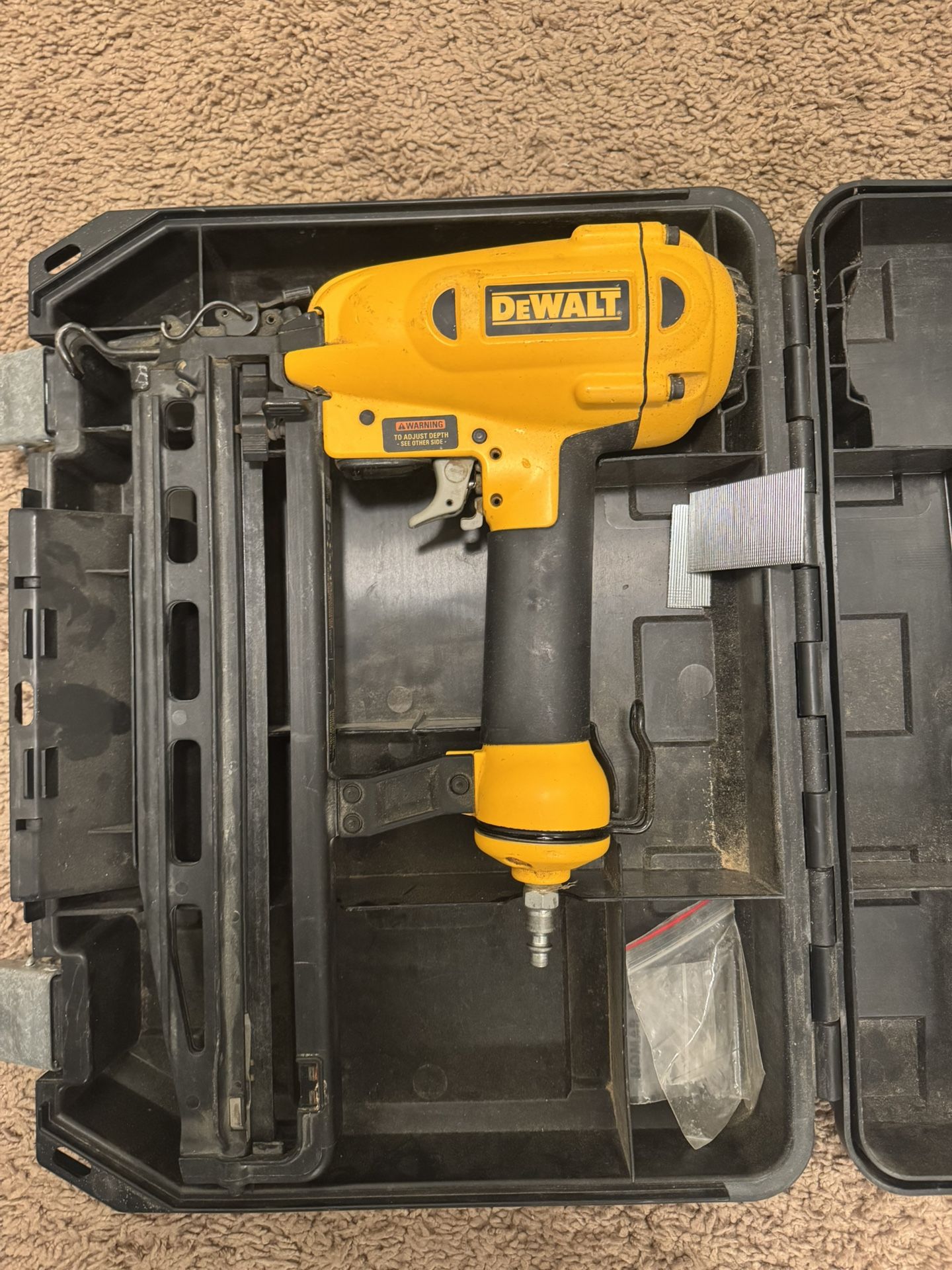 Dewalt Air Nail Finisher
