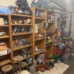 Collectible Toys And Cards 