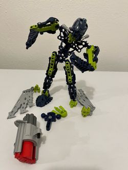 LEGO Bionicle Toa Mahri Hahli (Set 8914), released in 2007 Missing Pieces