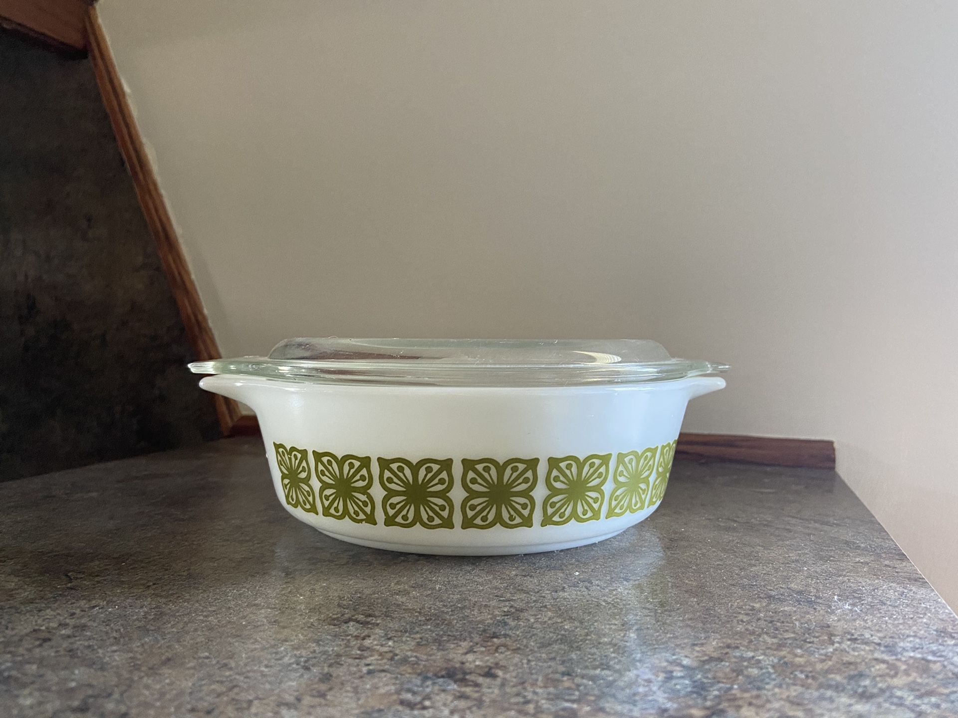 Vintage Pyrex dish with lid