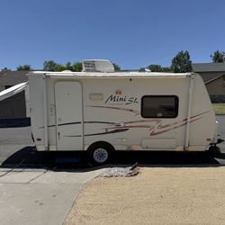 2007 MINI HYBRID TRAILER WITH NEW GENERATOR!! 