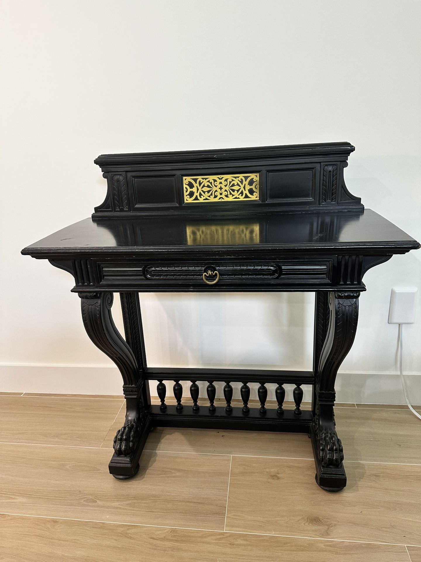 Entry Way Table 