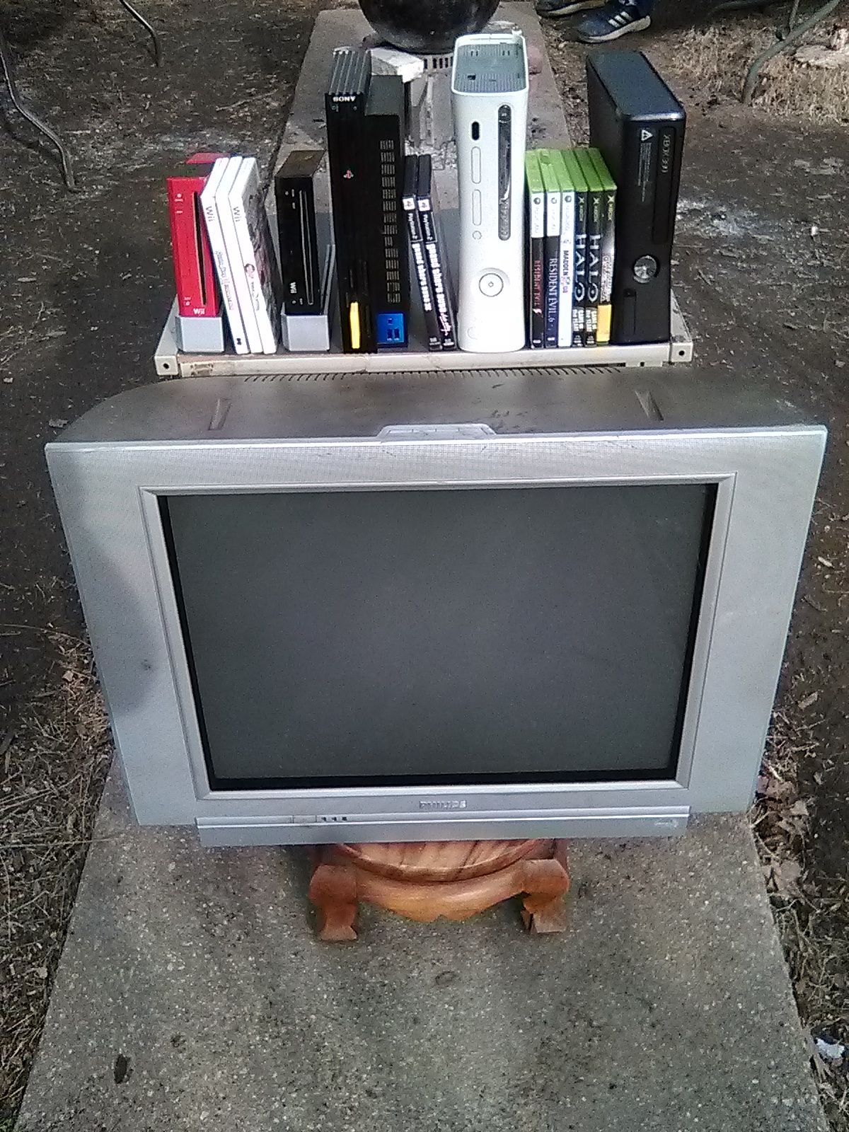 Phillips 27 inch tube TV model number 27PT643R37A