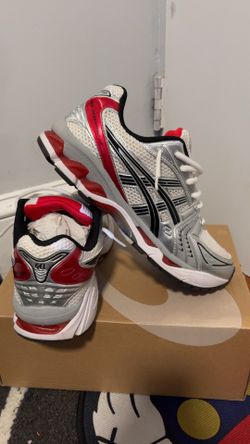 ASIC gel Kanyo red size 9.5