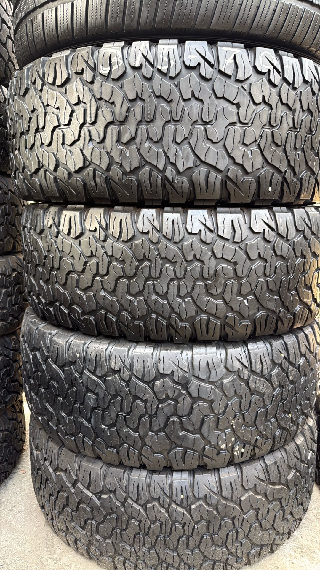 SET BFGOODRICH ALL-TERRAIN Ko2 (4) 315-70 R17 Lt