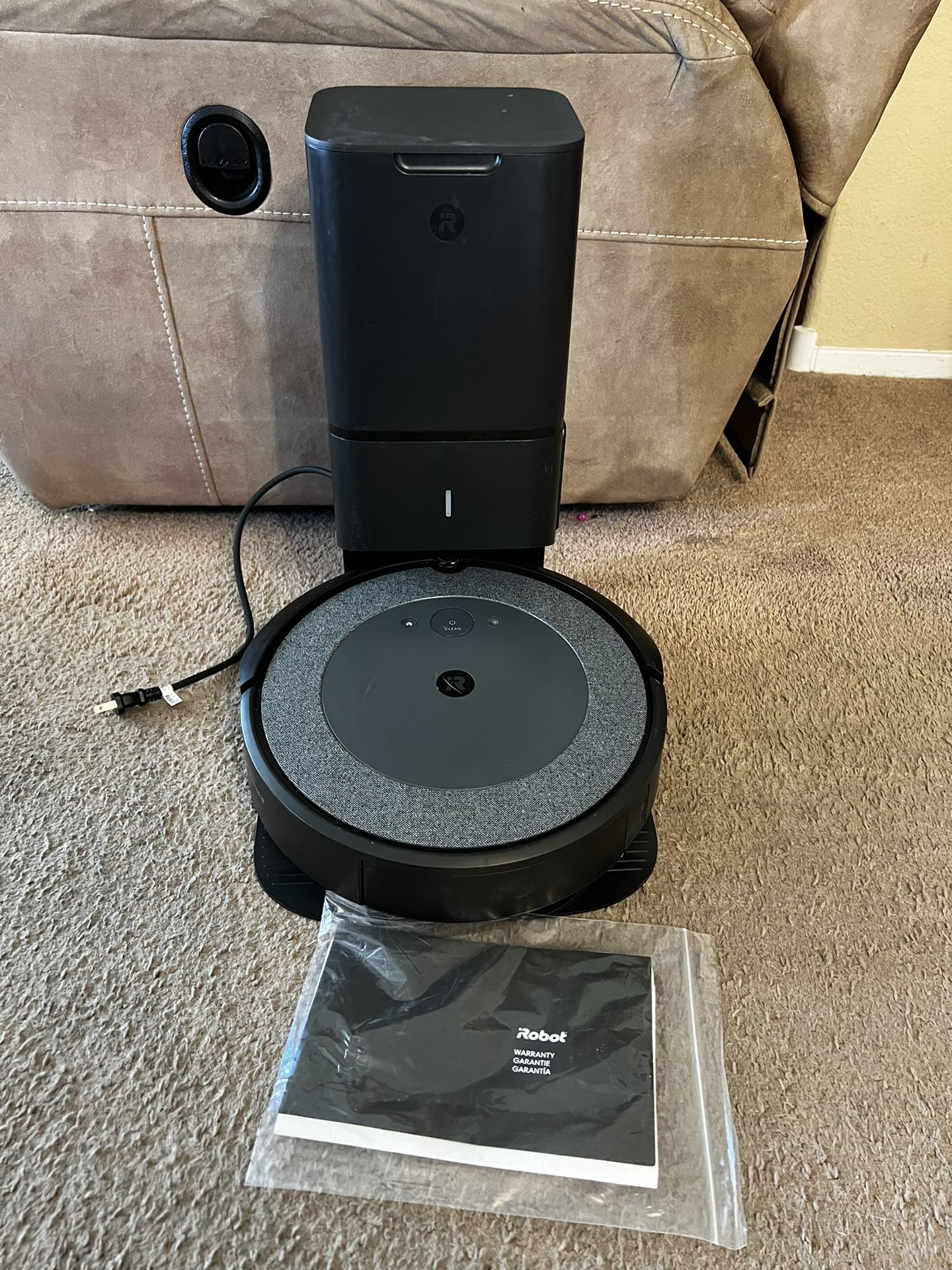 iRobot Roomba I3 Eco Robot Vacuum 