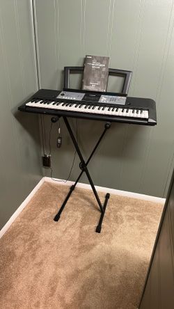 Keyboard- Yamaha PSR-E233 YPT-230 AND stand